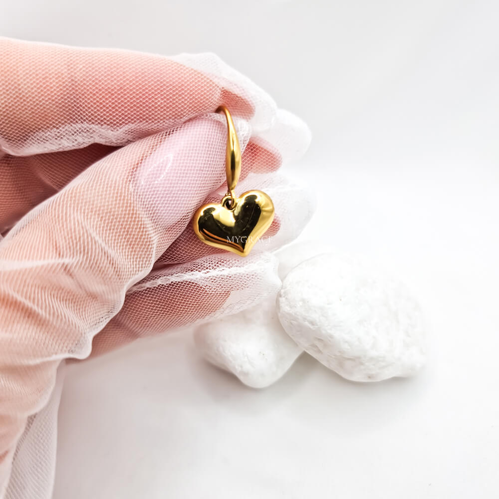 Cercei Drop ”Be loving”, aurii, model inimioare, oțel inoxidabil, placați cu aur 18K