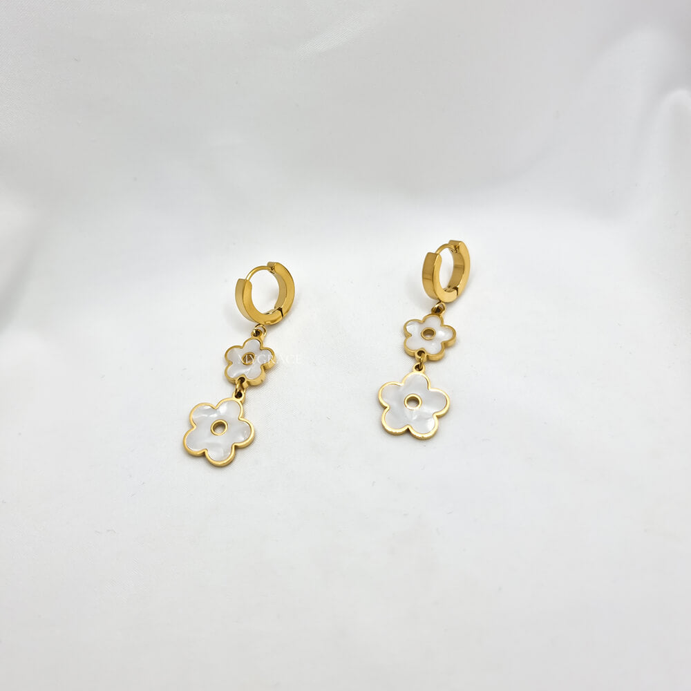 Cercei Drop ”Be cute”, ivoire, model floral, oțel inoxidabil, placați cu aur 18K, sidefați