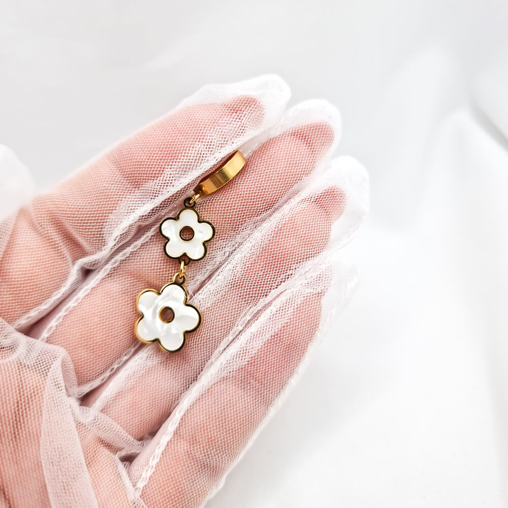 Cercei Drop ”Be cute”, ivoire, model floral, oțel inoxidabil, placați cu aur 18K, sidefați