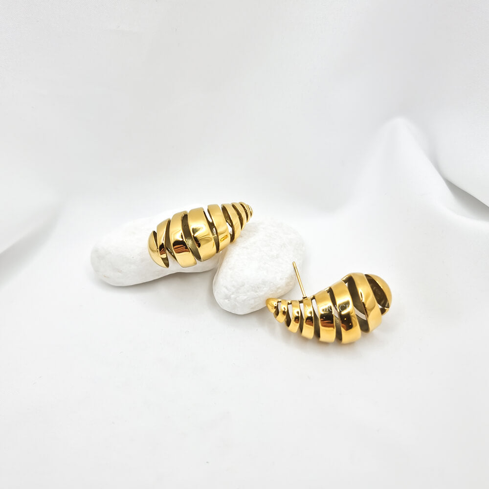 Cercei Stud ”Be stylish”, aurii, model croissant, oțel inoxidabil, placați cu aur 18K