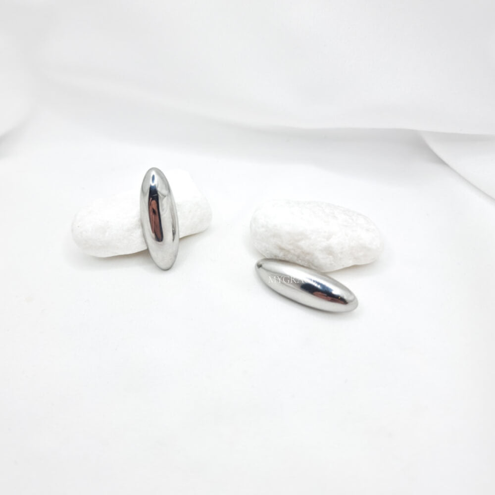 Cercei inox ”Be stylish”, argintii, ovali, placați cu aur 18K, tip stud