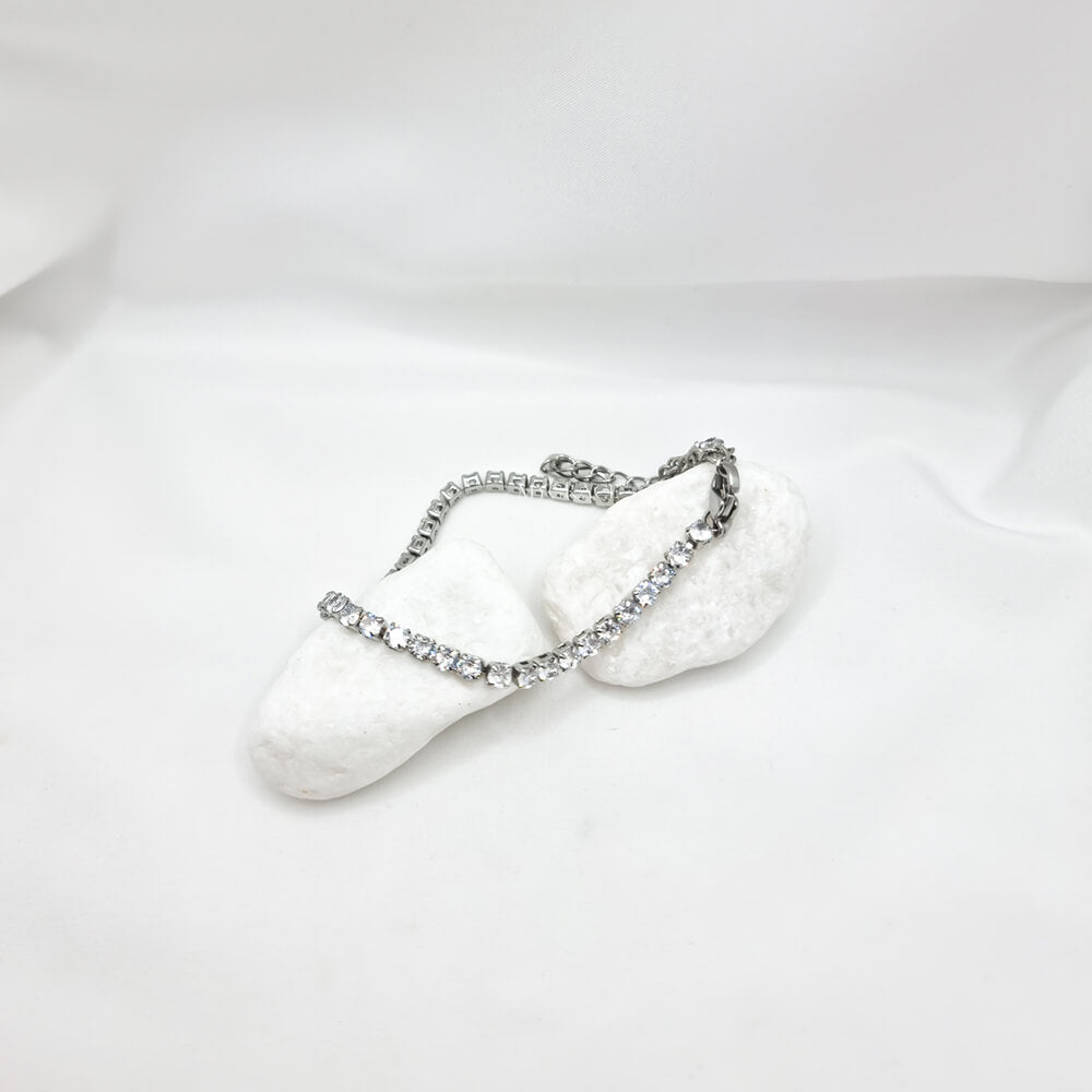Brățară oțel inoxidabil ”Be classy”, argintie, decorată cu cristale de sticlă, placată cu aur 18K, model tennis (3 mm)