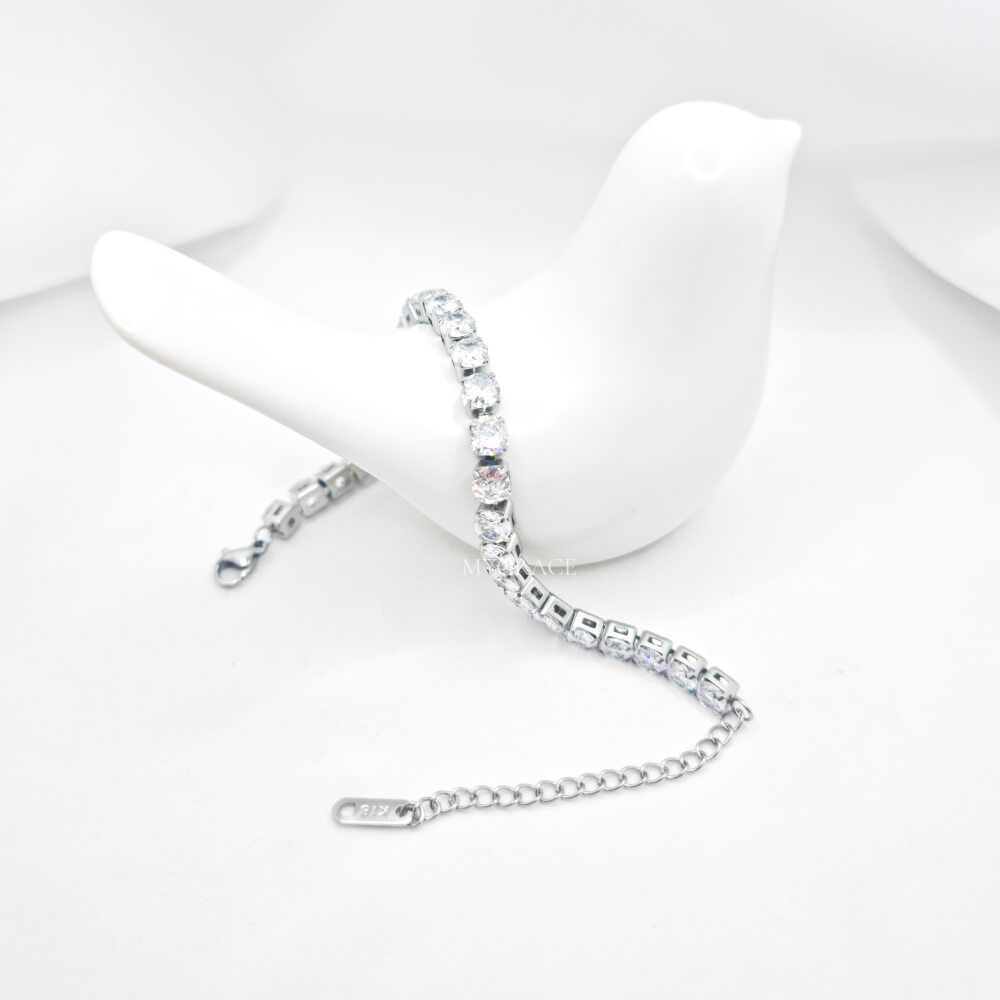Brățară tennis inox ”Be classy”, argintie, decorată cu cristale de sticlă, placată cu aur 18K (5 mm)
