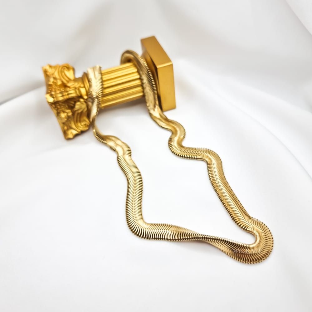Colier oțel inoxidabil ”Be iconic”, auriu, model snake chain, placat cu aur, 0.8 cm
