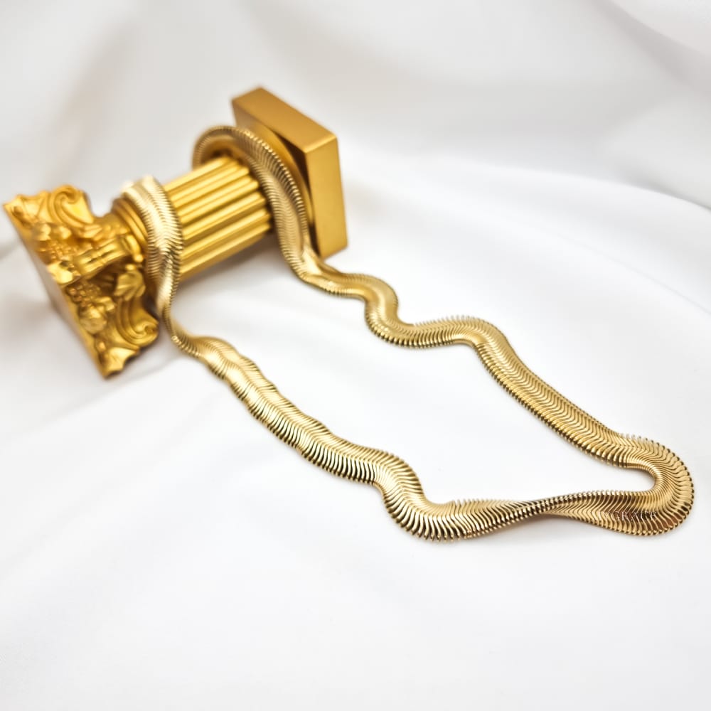 Colier oțel inoxidabil ”Be iconic”, auriu, model snake chain, placat cu aur, 0.8 cm