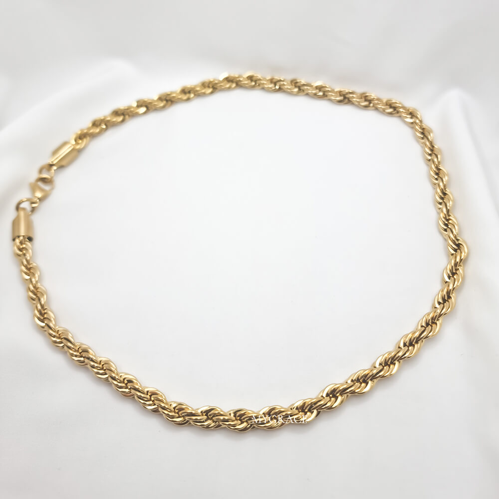 Colier oțel inoxidabil ”Be sophisticated” auriu, model răsucit, 0.7 cm