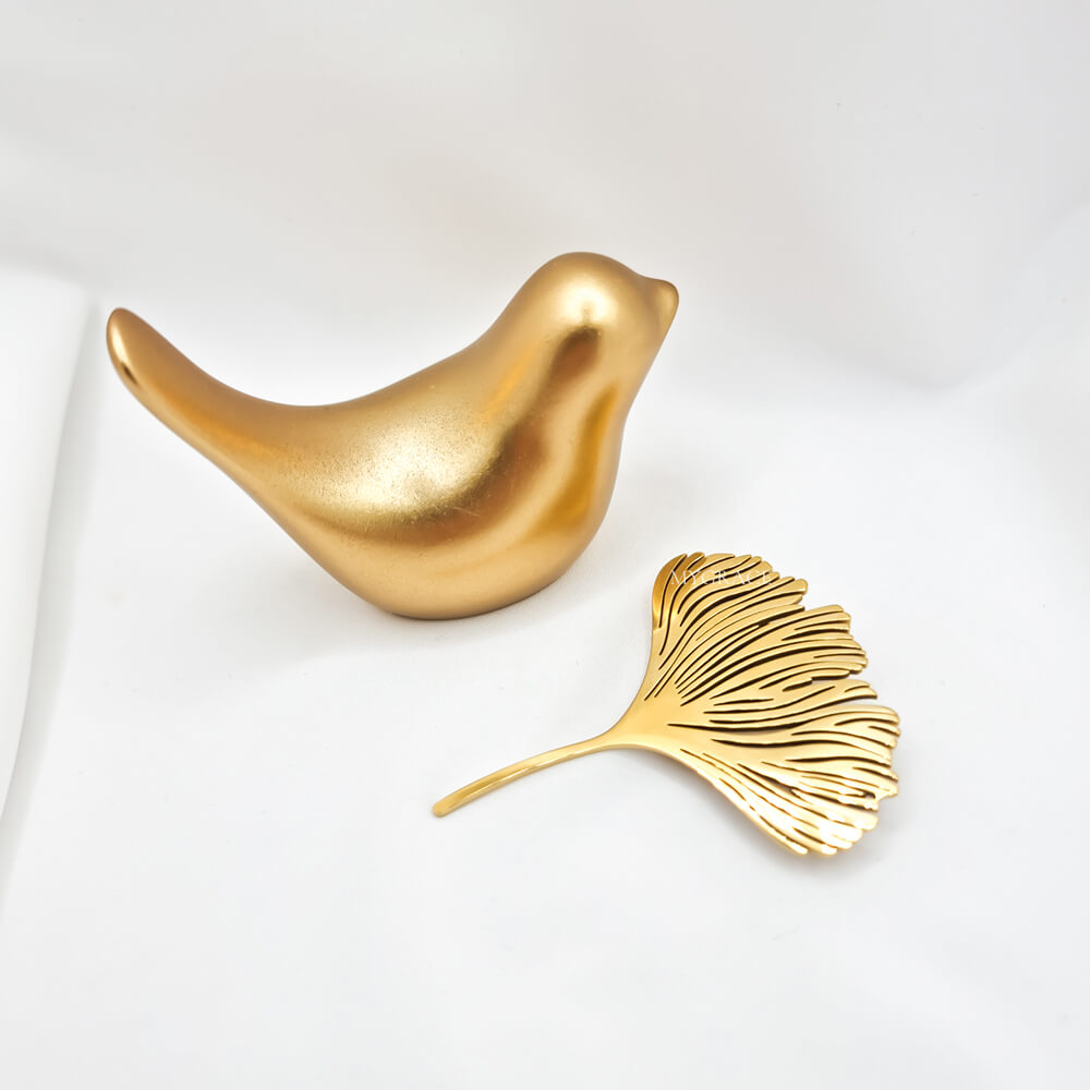 Broșă aurie, placată cu aur, model frunză Ginkgo biloba, oțel inoxidabil