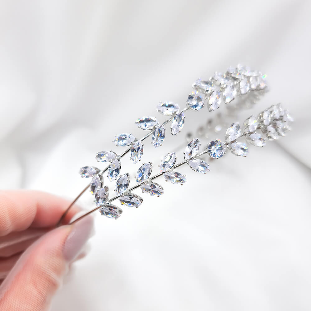 Accesoriu păr mireasă ”Be exquisite”, argintiu, tip coroniță/diademă, două rânduri, decorată cu zirconiu