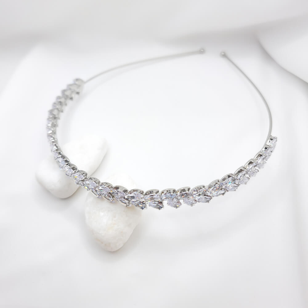 Accesoriu păr mireasă ”Be exquisite”, argintiu, tip coroniță/diademă, decorată cu zirconiu, 1.2 cm