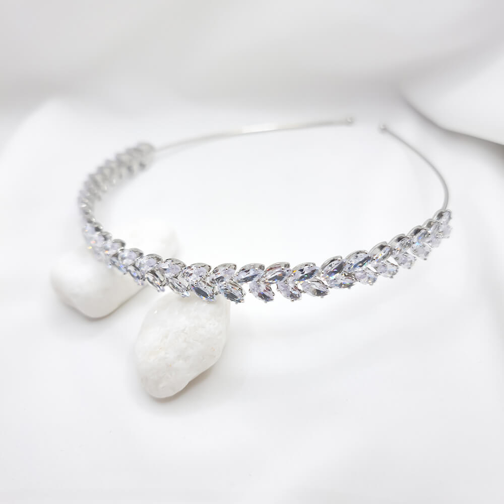 Accesoriu păr mireasă ”Be exquisite”, argintiu, tip coroniță/diademă, decorată cu zirconiu, 1.2 cm