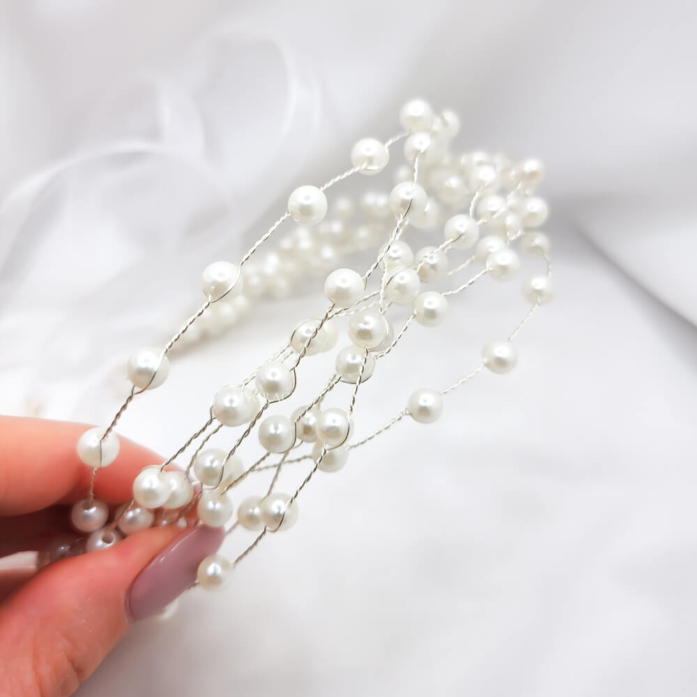 Accesoriu păr mireasă ”Be fascinating”, alb, 8 rânduri, decorat cu perle, tip coroniță/diademă flexibilă (modelatoare)
