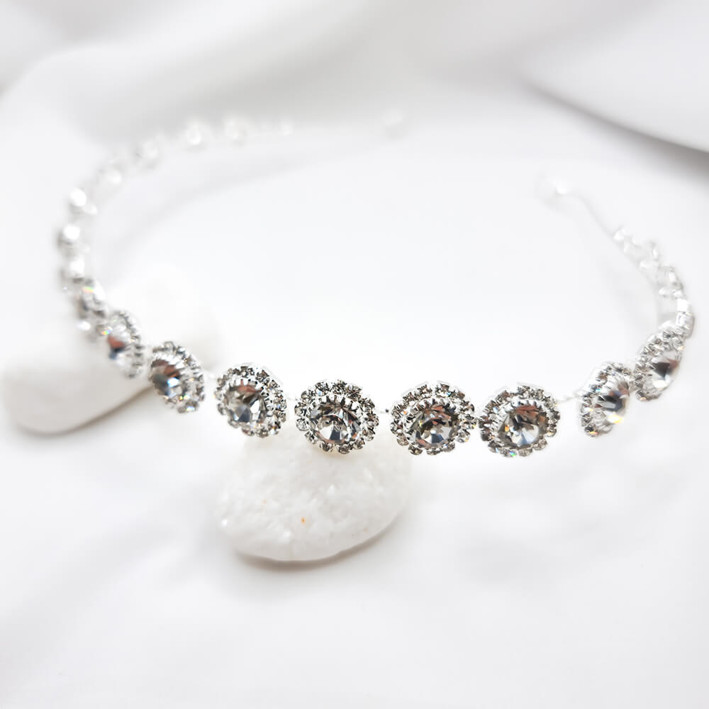 Accesoriu păr mireasă ”Be divine”, argintiu, decorat cu cristale de sticlă, tip coroniță/diademă flexibilă (modelatoare)