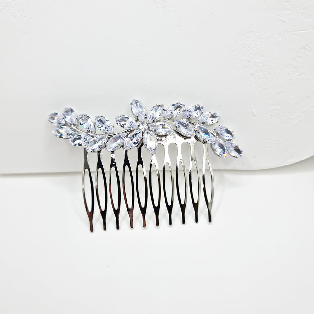 Accesoriu păr mireasă ”Be exquisite”, argintiu, tip pieptăn, decorat cu zirconiu, model floare