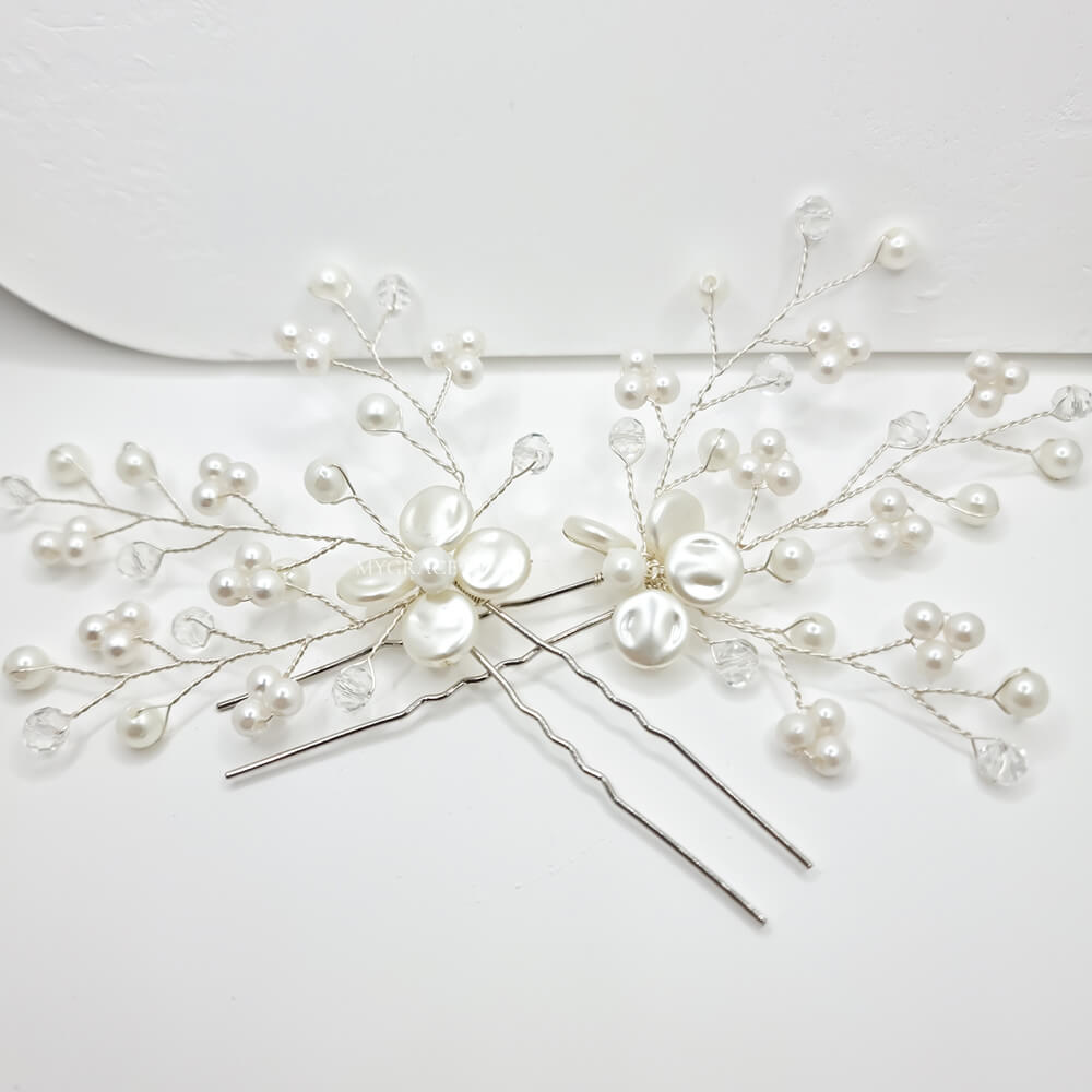 Accesoriu păr mireasă ”Be gentle”, alb, tip ac de păr (pin), decorat cu perluțe, model floral (set 2 bucăți)