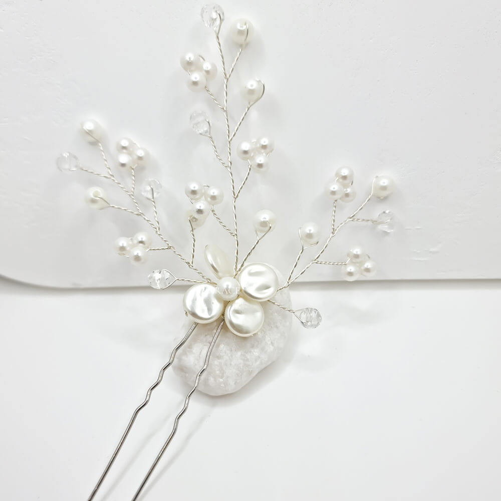 Accesoriu păr mireasă ”Be gentle”, alb, tip ac de păr (pin), decorat cu perluțe, model floral (set 2 bucăți)