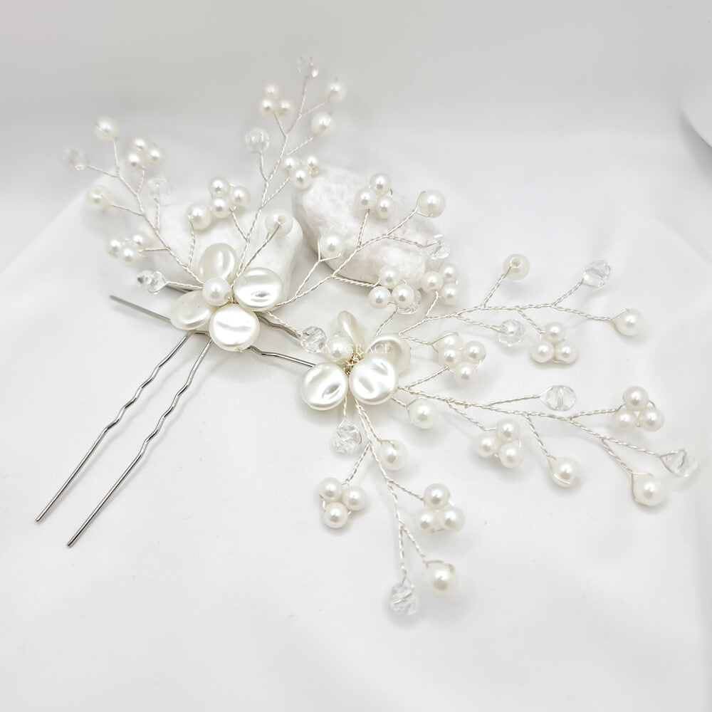 Accesoriu păr mireasă ”Be gentle”, alb, tip ac de păr (pin), decorat cu perluțe, model floral (set 2 bucăți)
