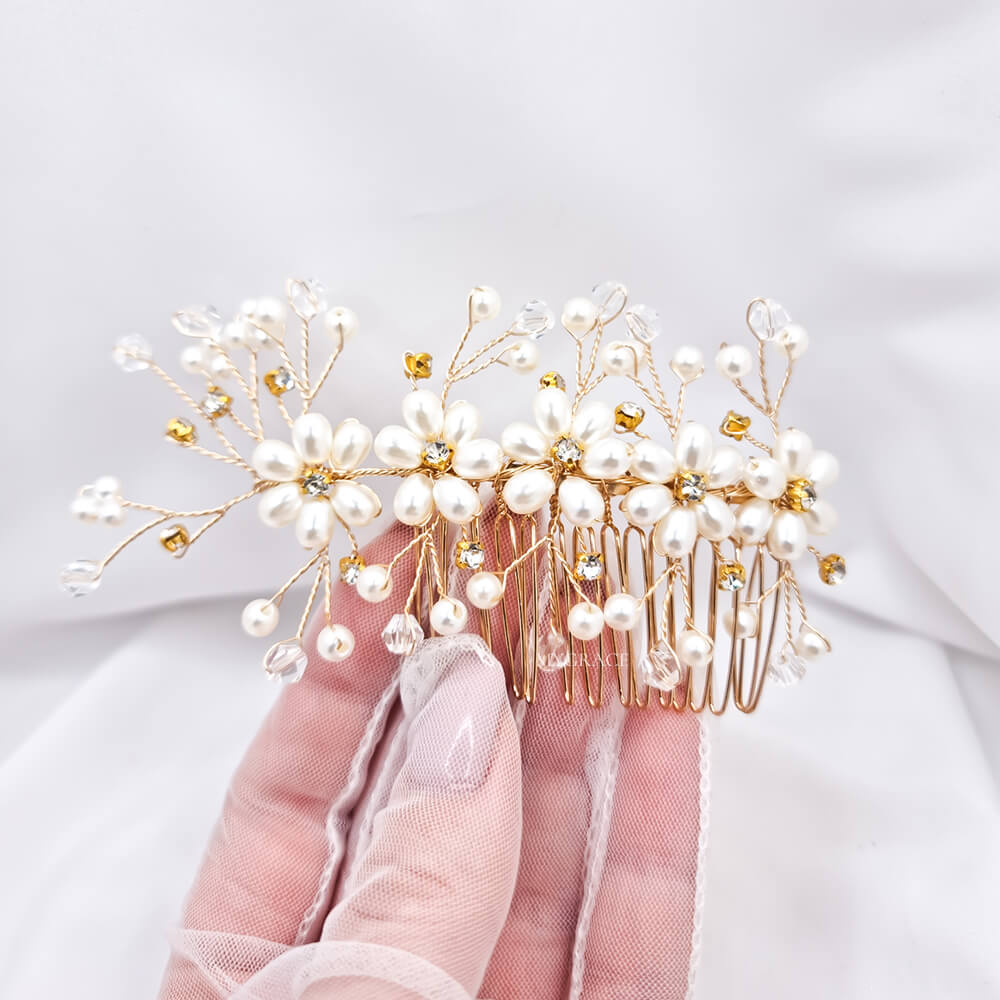 Accesoriu păr mireasă ”Be natural”, ivoire/auriu, tip pieptăn, decorat cu perluțe și pietricele, model floral