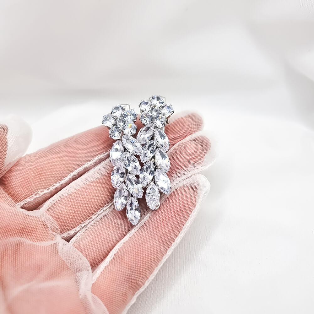 Agrafe păr metalice, argintii, decorate cu zirconiu, model frunze și floare, mireasă (set 2 buc.)