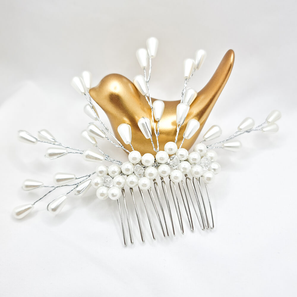 Accesoriu păr mireasă ”Be soft”, alb, tip pieptăn, decorat cu perle, model floral
