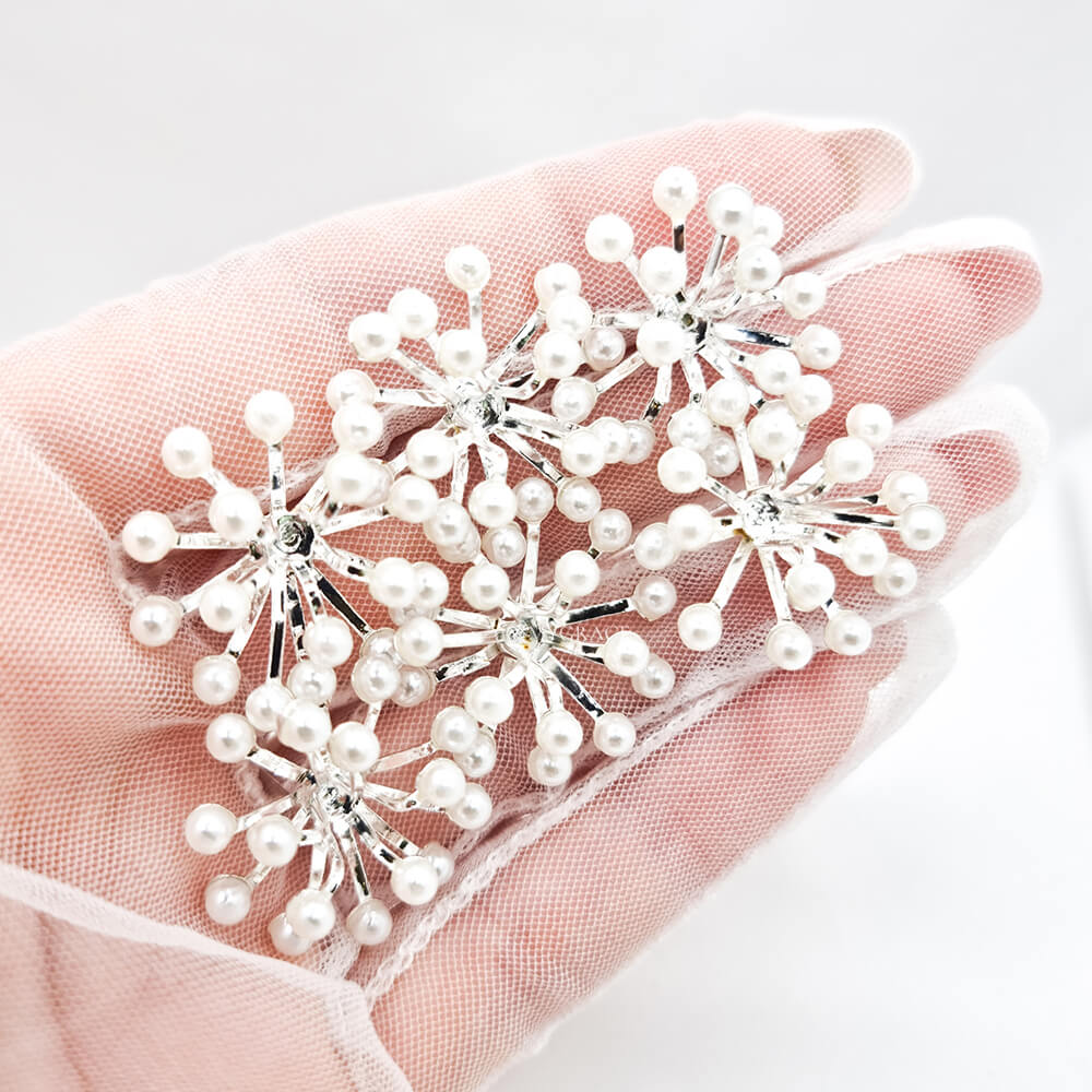 Accesoriu păr mireasă ”Be pure”, alb/argintiu, tip ace de păr, decorat cu perle, model floral (set 6 buc.)