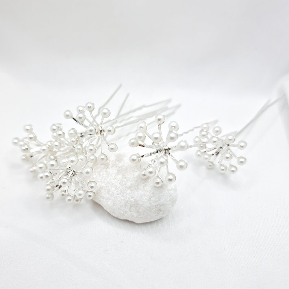 Accesoriu păr mireasă ”Be pure”, alb/argintiu, tip ace de păr, decorat cu perle, model floral (set 6 buc.)