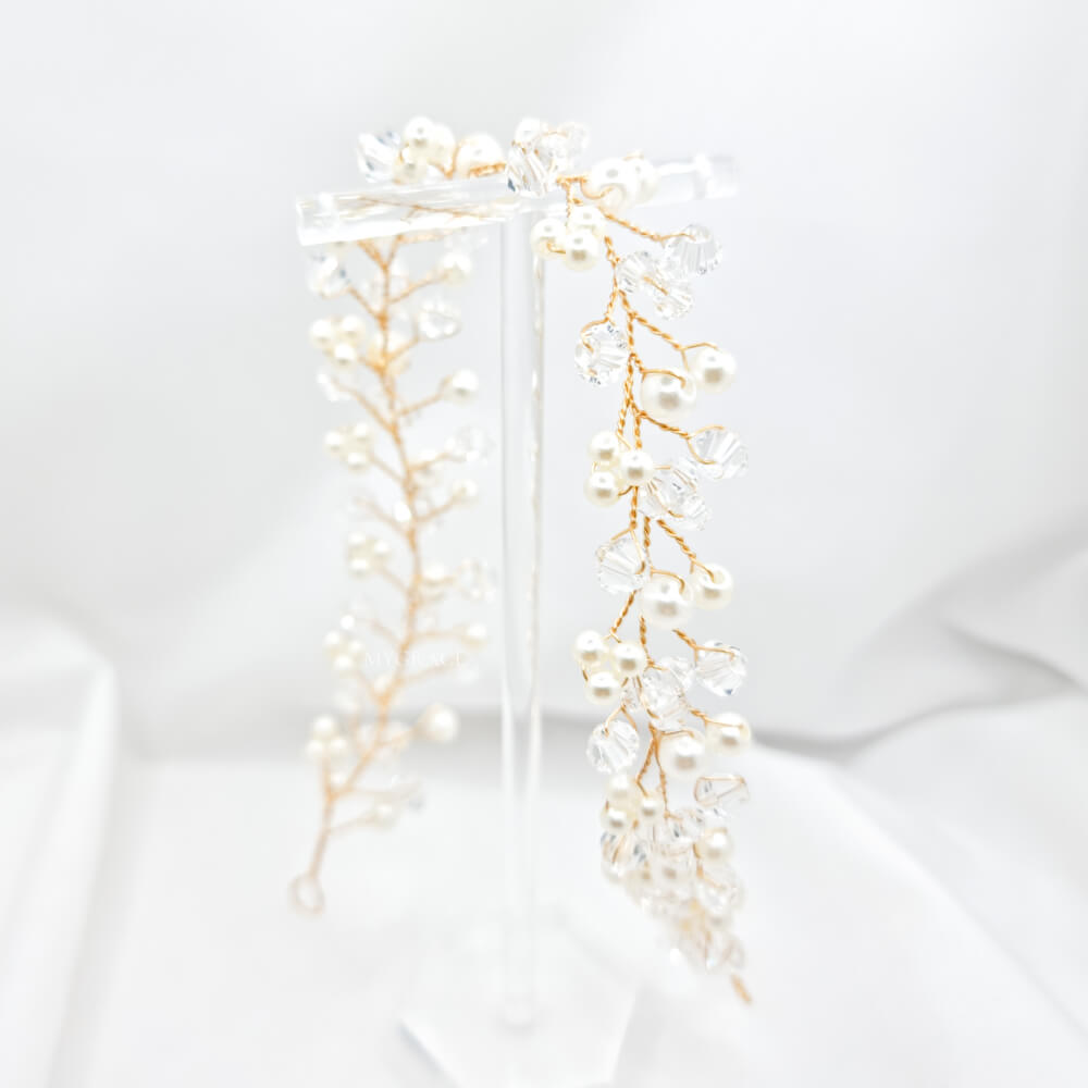 Accesoriu păr mireasă ”Be pure”, alb, fir auriu, cu perle și cristale transparente, tip coroniță/diademă flexibilă (modelatoare)