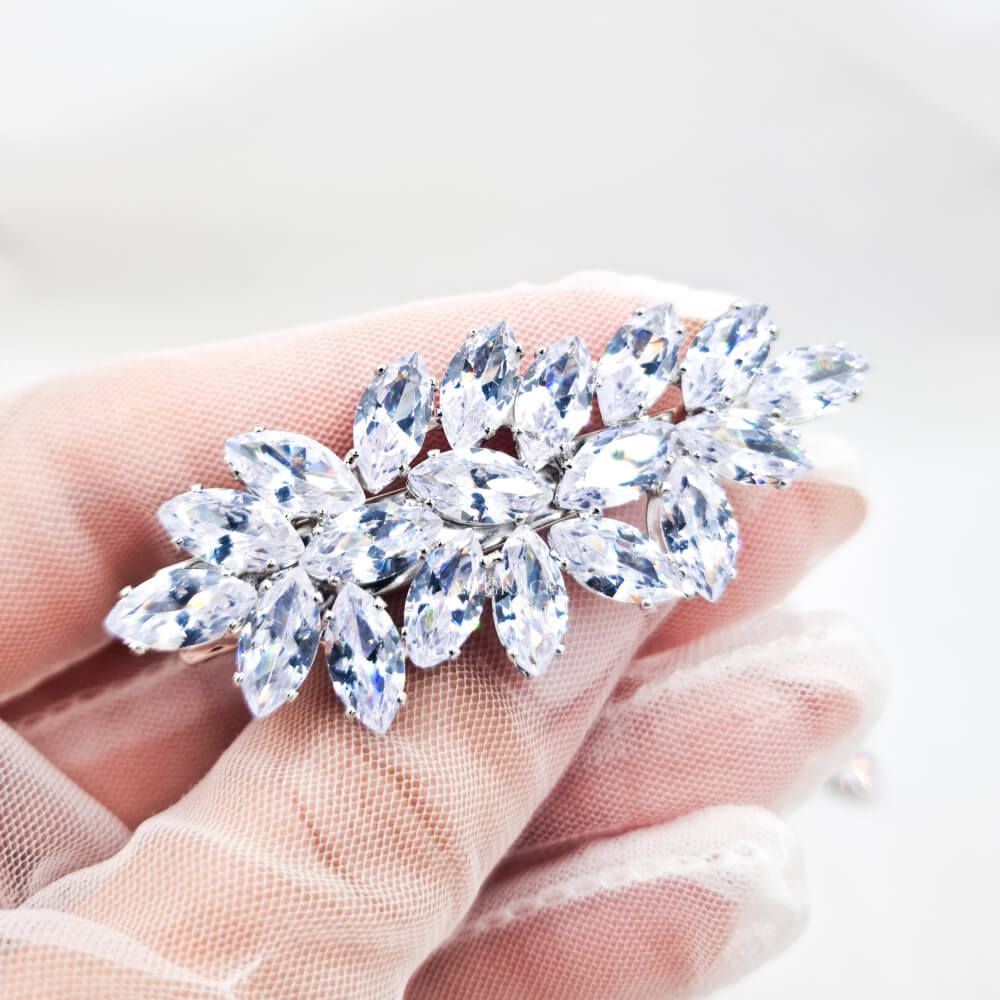 Agrafe păr metalice, argintii, decorate cu zirconiu, model floral, mireasă (set 2 buc.)