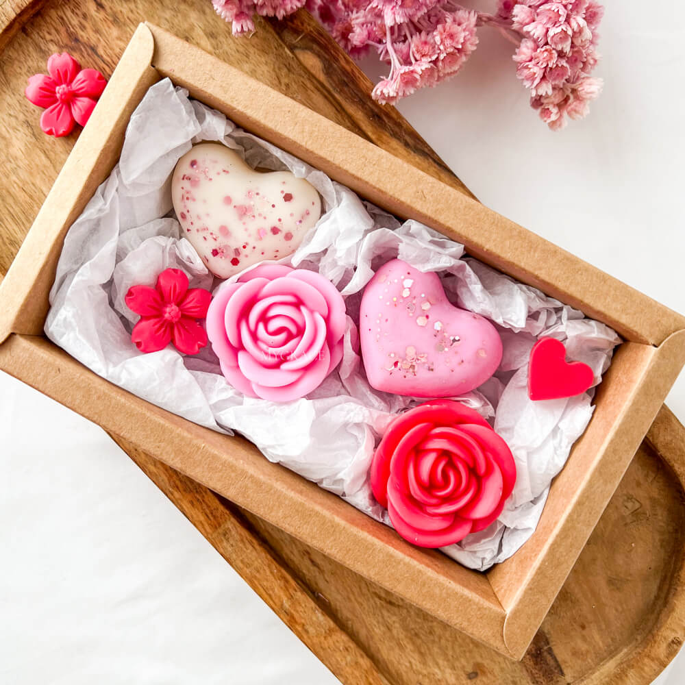 Cadou Valentine's Day, ceară parfumată model inimioare și trandafiri (wax melts ceară soia pură)