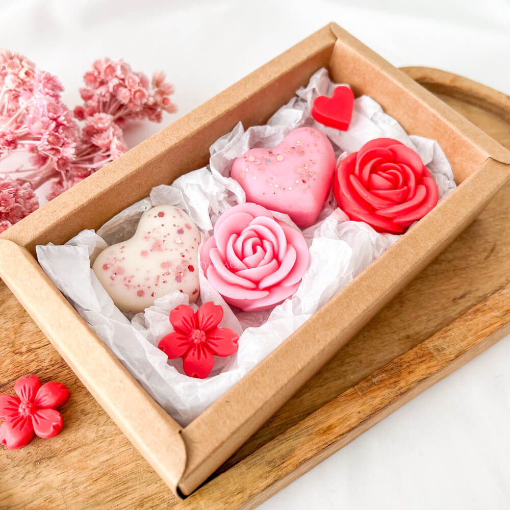 Cadou Valentine's Day, ceară parfumată model inimioare și trandafiri (wax melts ceară soia pură)