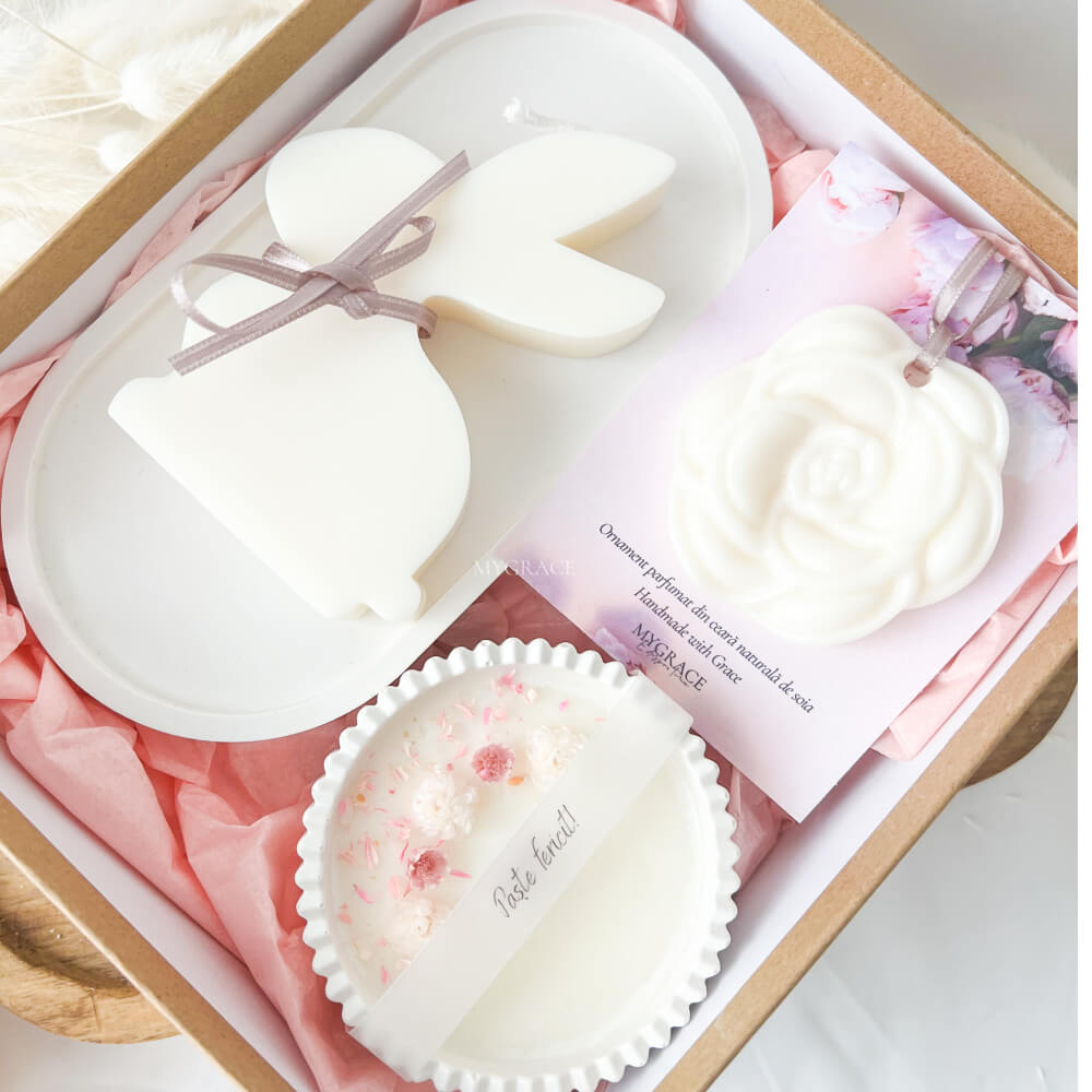 Cadou Paște ”Paște fericit” - set lumânări parfumate, ornament parfumat și tăviță ceramică handmade, ambalare premium