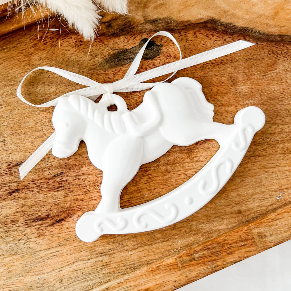 Mărturii botez - Ornament ceramic model căluț balansoar, realizat manual