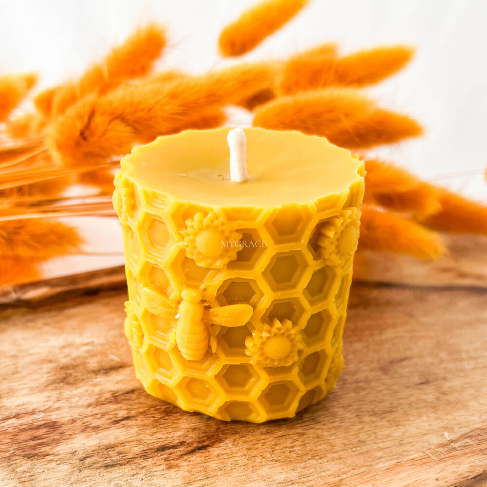 Decorative pure beeswax candle, honeycomb pattern