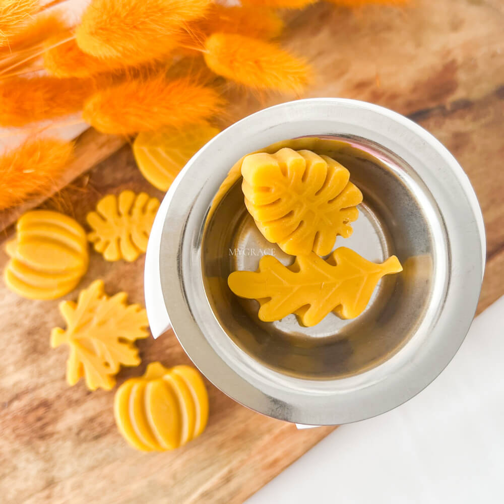 Air-Purifying Beeswax, 100% Pure Beeswax, Local Producer, Leaf Design