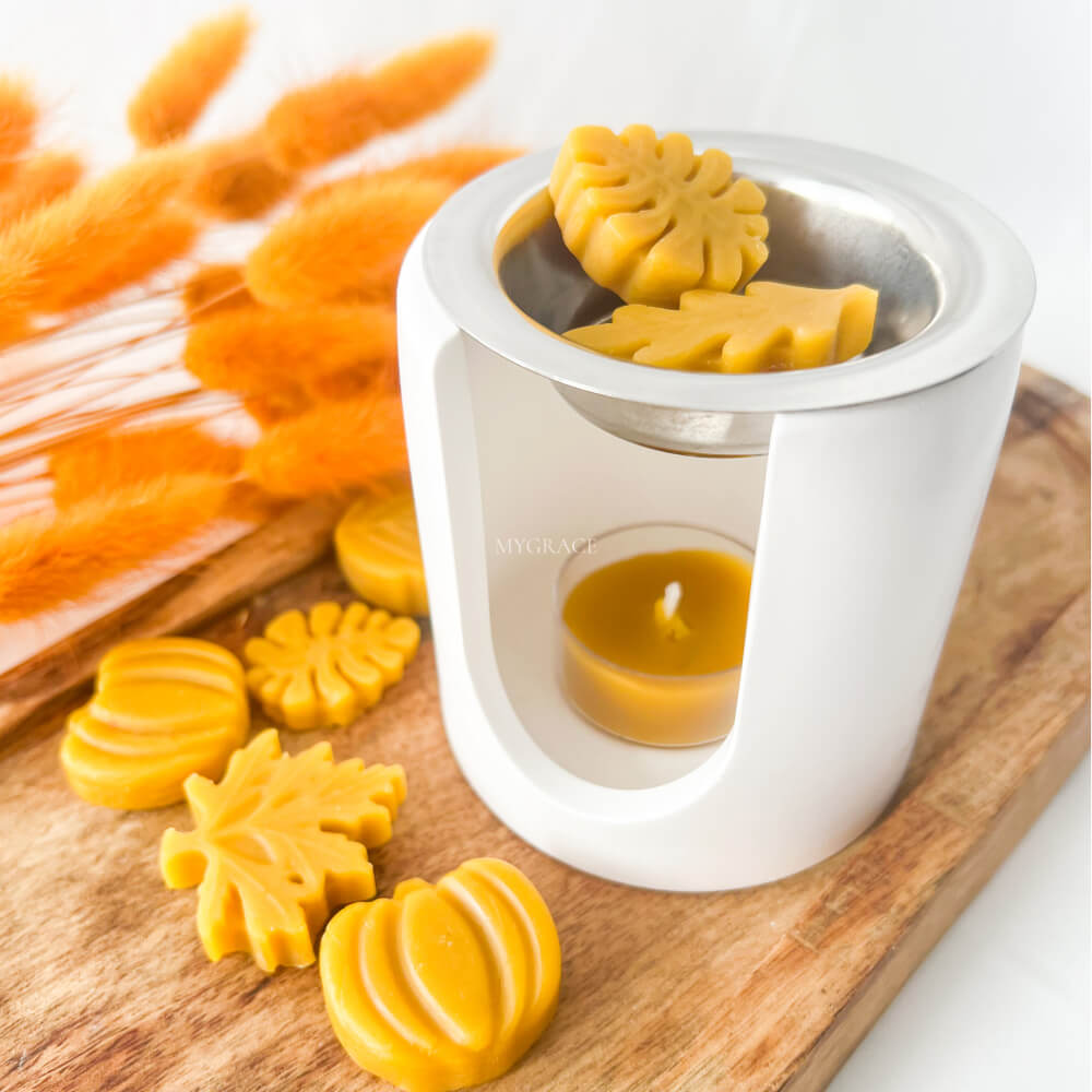 Air-Purifying Beeswax, 100% Pure Beeswax, Local Producer, Leaf Design