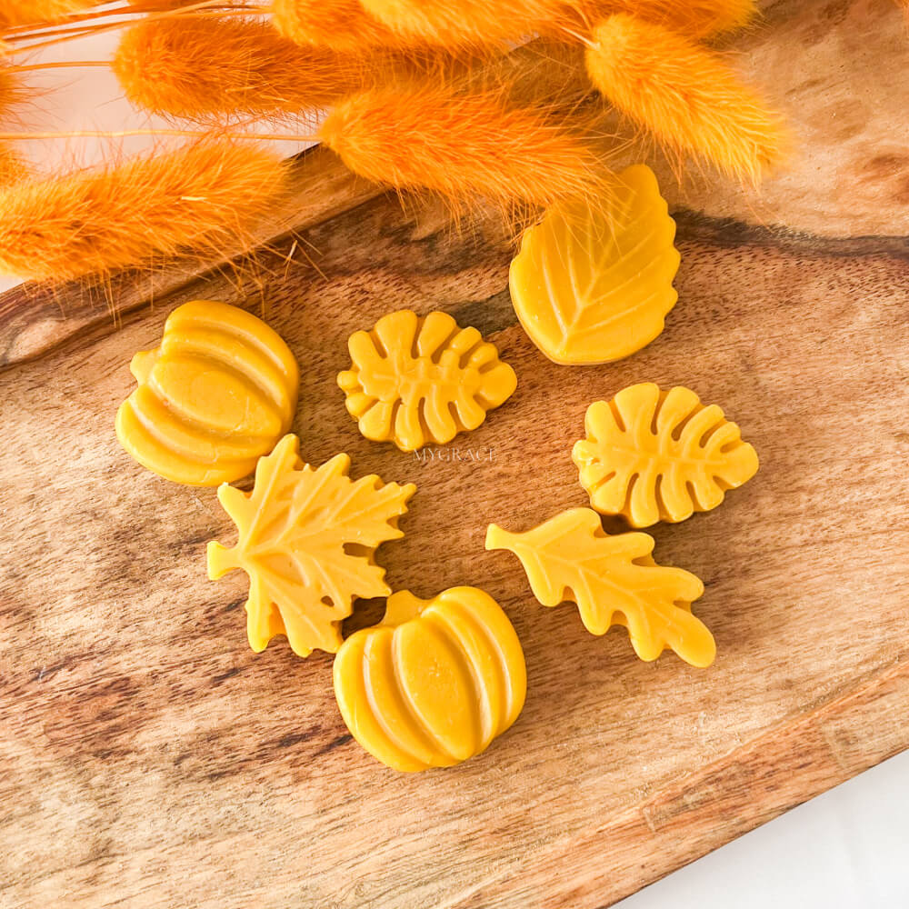 Air-Purifying Beeswax, 100% Pure Beeswax, Local Producer, Leaf Design