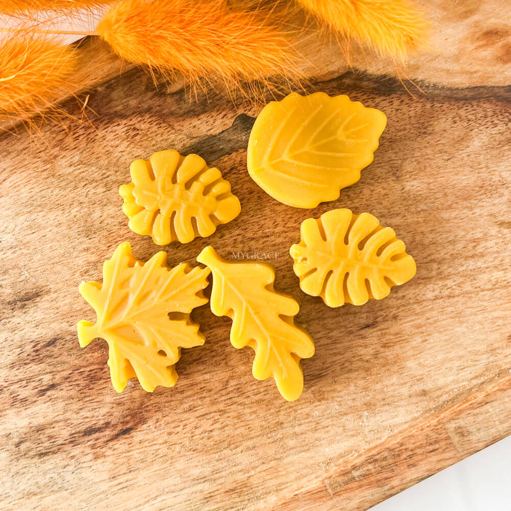 Air-Purifying Beeswax, 100% Pure Beeswax, Local Producer, Leaf Design