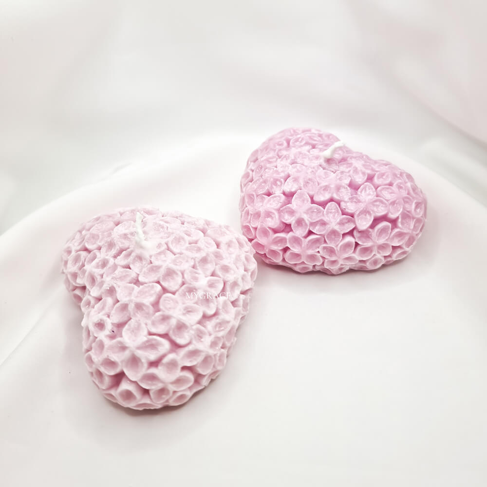 Lumânare parfumată ceară palmier, model inimioară mov deschis