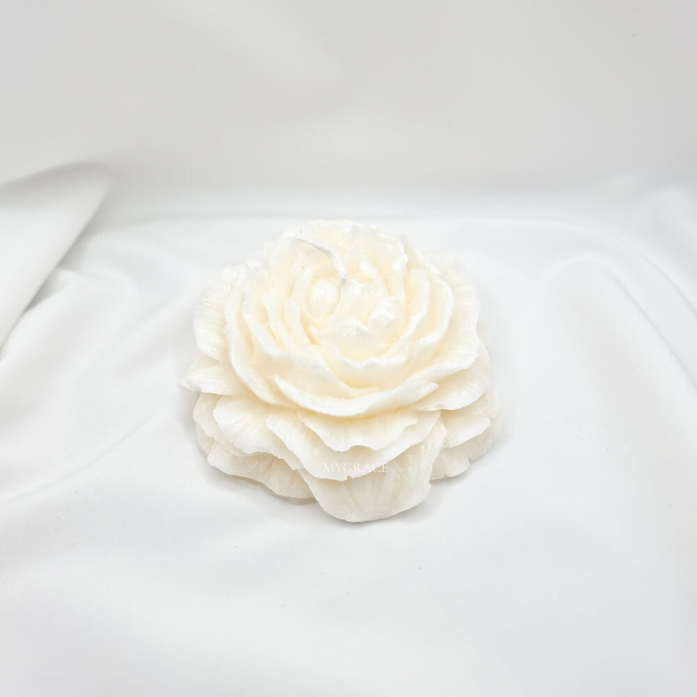 Lumânare parfumată ceară palmier, Graceful touch (note florale și vanilie), model trandafir alb, 90 g.