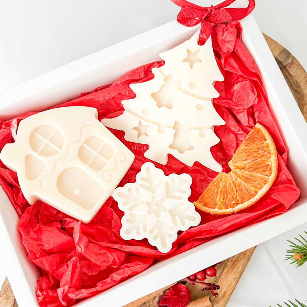Christmas Gift / Secret Santa – Set of Scented Vegetable Wax Candles and Christmas Ornament