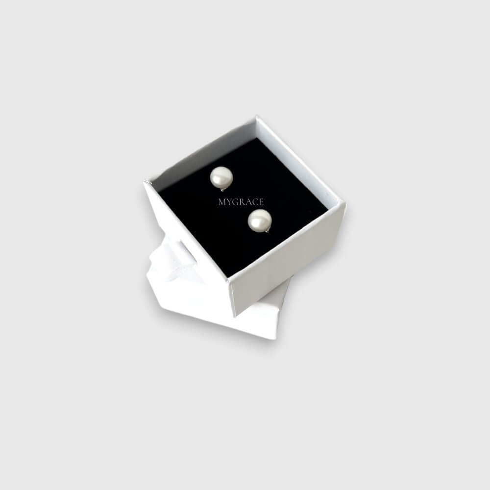 Cutie cadou cu sertar și burete, albă, perlată/sidefată, carton, 5x5x3.5 cm (cutie premium)