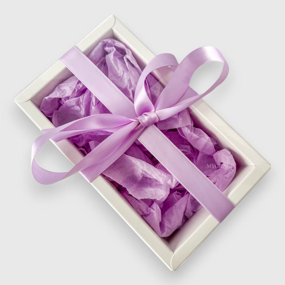 Cutie cadou cu fereastră și fundă, albă, carton, 20x12x6 cm (cutie produse multiple)