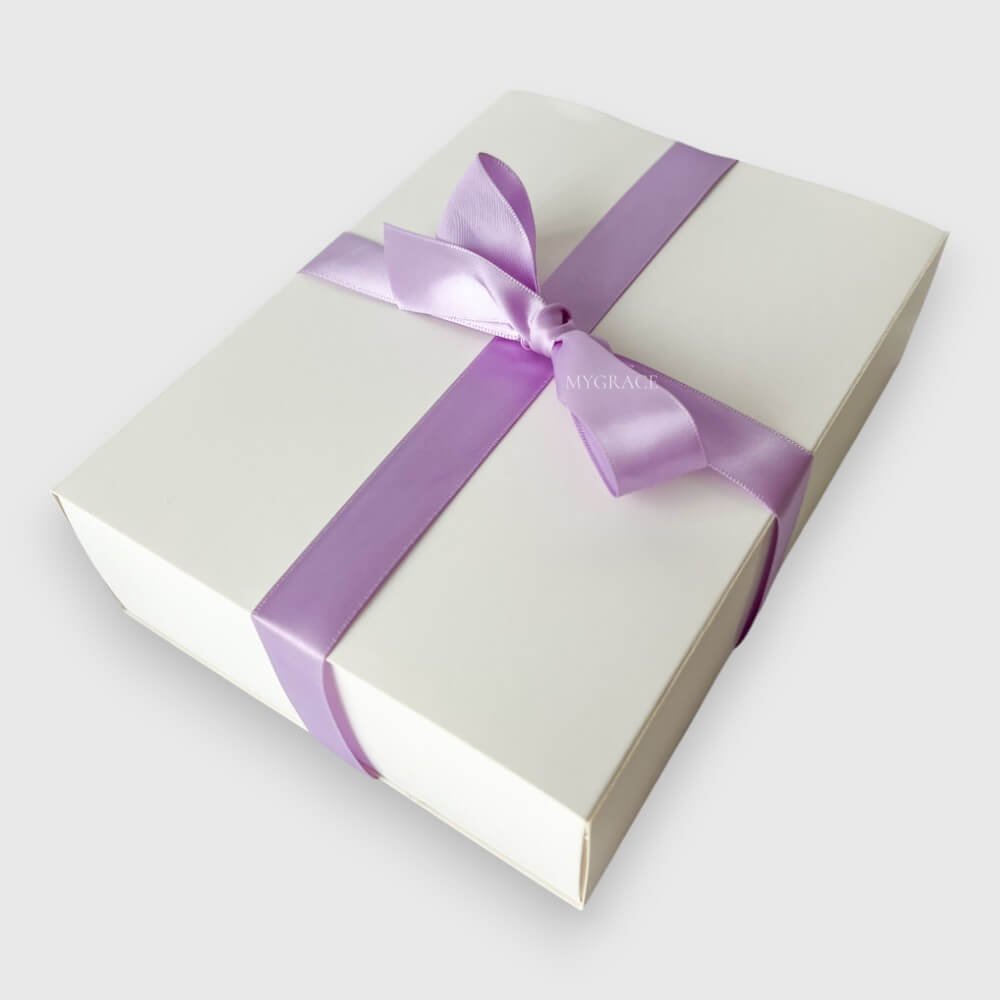 Cutie cadou cu sertar și fundă, albă, carton, 19x14x5 cm (cutie produse multiple)