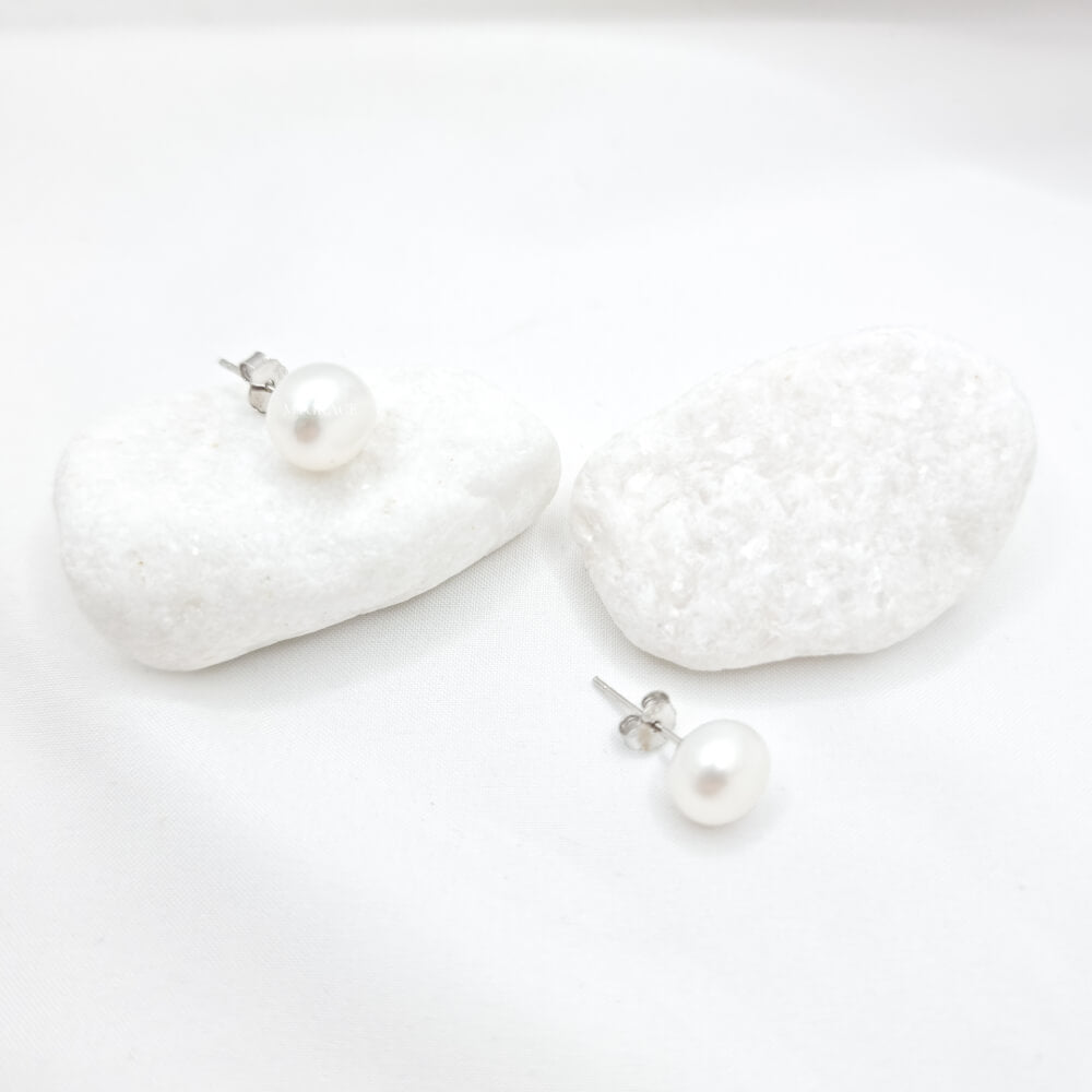 Cercei argint ”Be pure”, albi, argint 925 și perle naturale 8-9 mm, MYGRACE