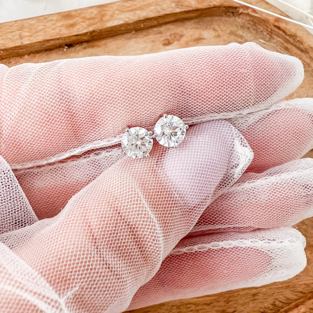 Cercei argint ”Be classy”, argint 925, placați cu rodiu și decorați cu zirconiu, rotunzi, 6 mm