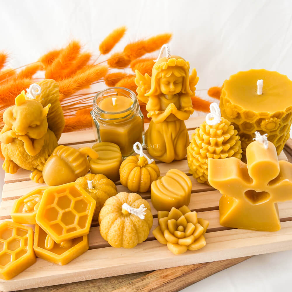 Pure Beeswax Decorative Candle – Pine Cone Design