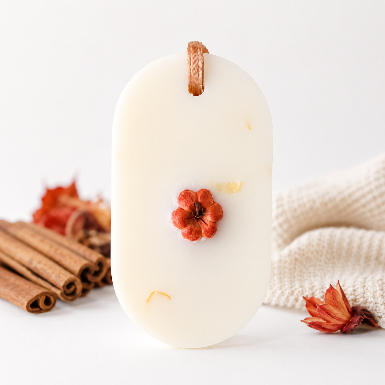 Odorizante dulap haine, Set 3 bucăți, 3x30g - Fresh & Curat, Câmp de lavandă, Măr & Scorțișoară