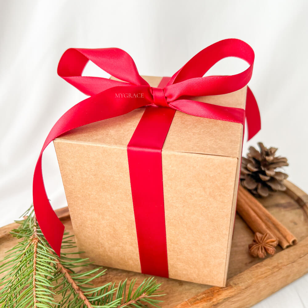 Christmas Candle, Scented, Natural Wax, Pine Tree Design – Limited Christmas Edition