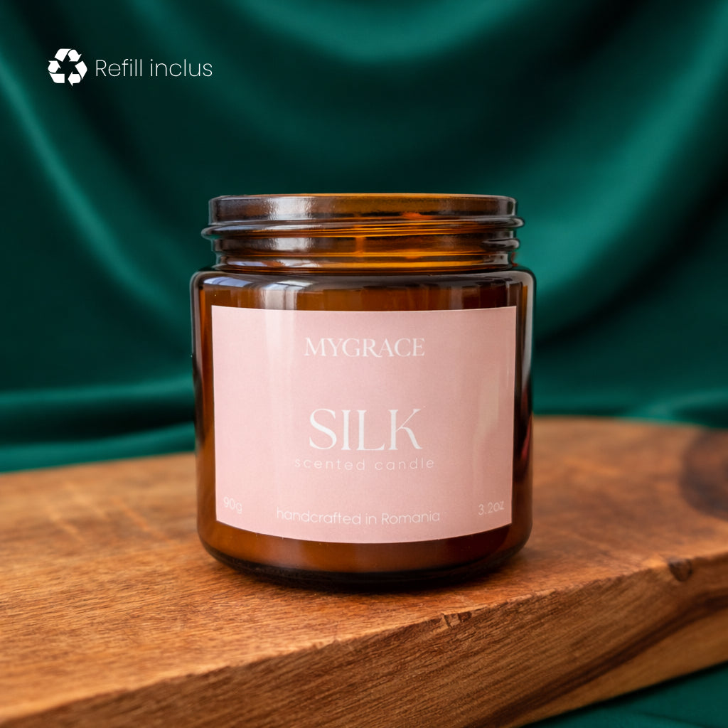 Lumânare parfumată SILK - floral delicat, bujor și piper roz